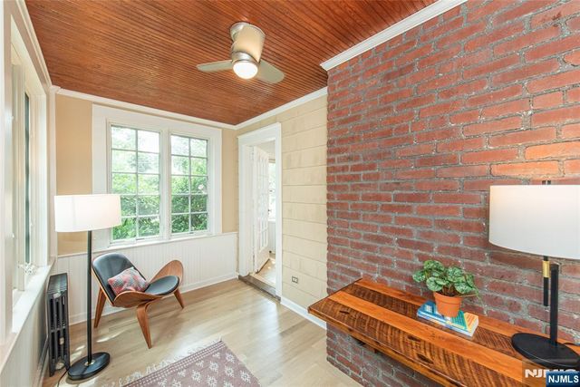 22 Euclid Place, Montclair, NJ 07042