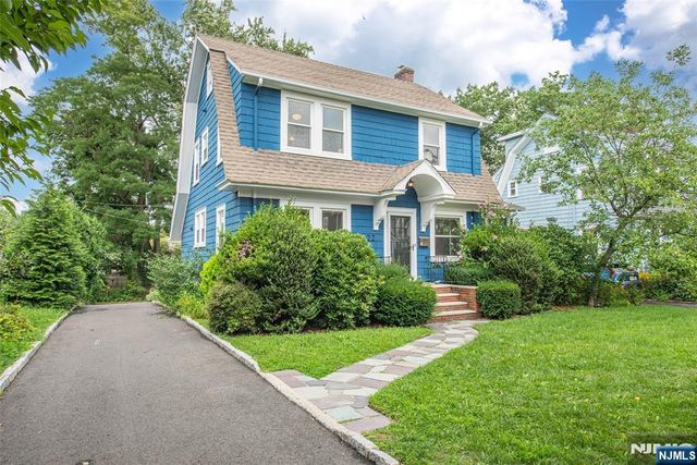22 Euclid Place, Montclair, NJ 07042