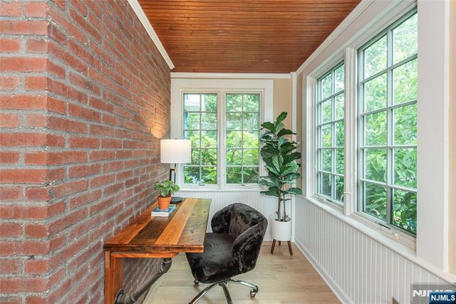 22 Euclid Place, Montclair, NJ 07042