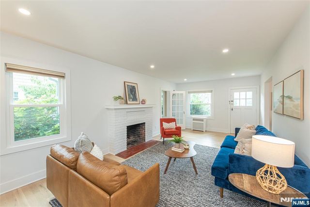 22 Euclid Place, Montclair, NJ 07042