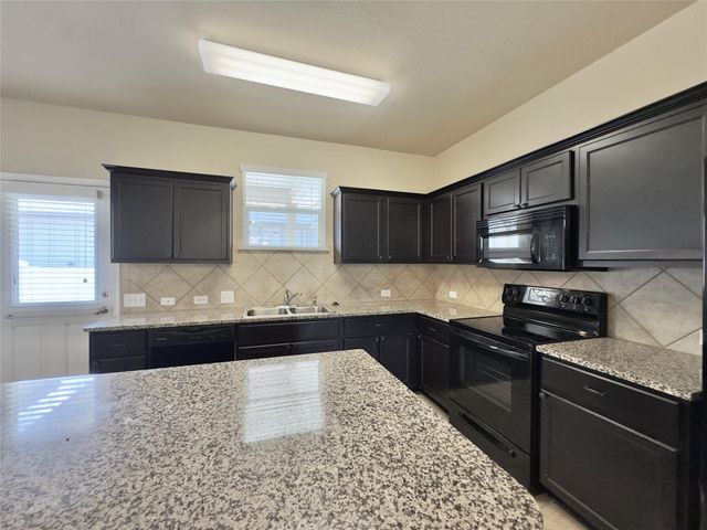 713 Katmai CIR, Pflugerville, TX 78660