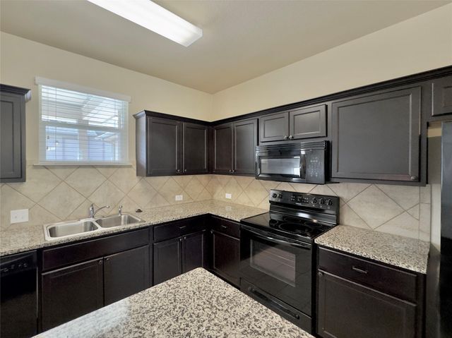 713 Katmai CIR, Pflugerville, TX 78660