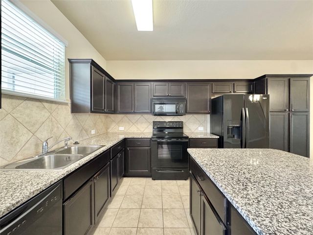 713 Katmai CIR, Pflugerville, TX 78660
