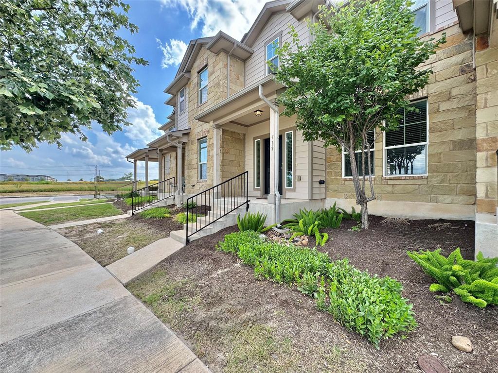 713 Katmai CIR, Pflugerville, TX 78660