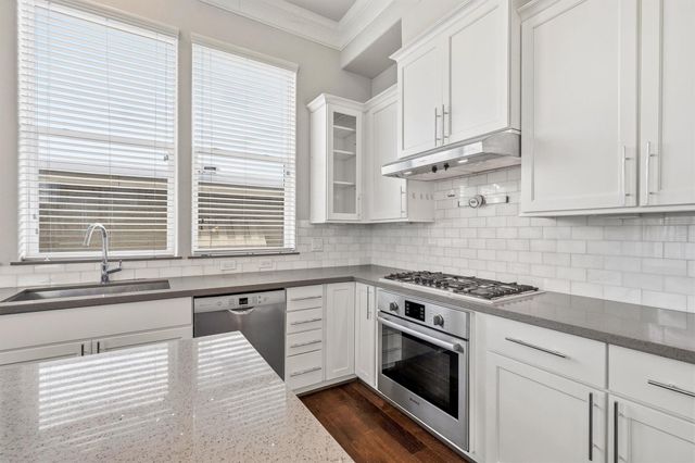 9614 Riddlewood Lane, Houston, TX 77025