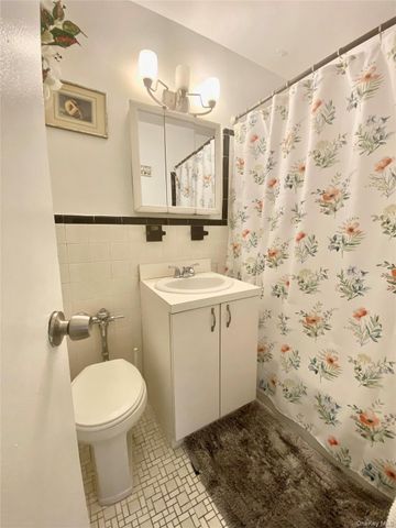 2 Sadore Lane 5Z, Yonkers, NY 10710