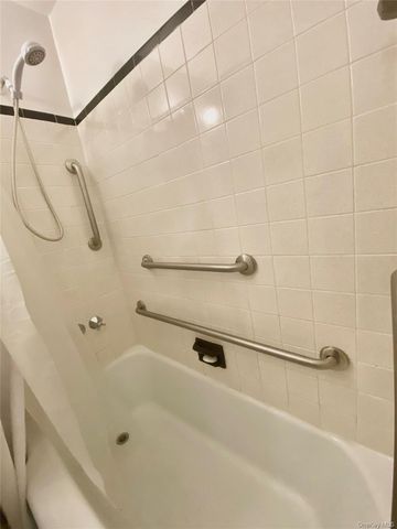 2 Sadore Lane 5Z, Yonkers, NY 10710