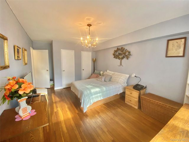 2 Sadore Lane 5Z, Yonkers, NY 10710