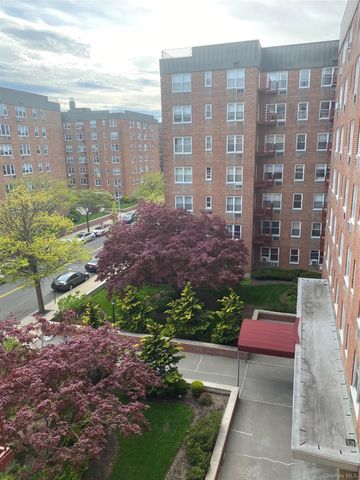 2 Sadore Lane 5Z, Yonkers, NY 10710