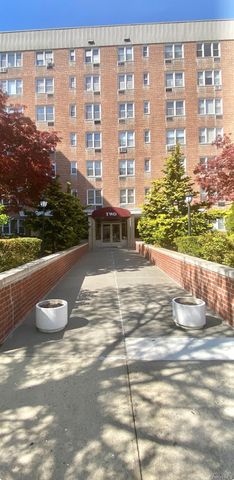 2 Sadore Lane 5Z, Yonkers, NY 10710