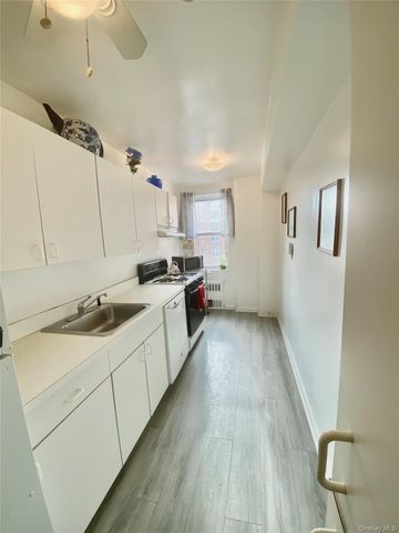 2 Sadore Lane 5Z, Yonkers, NY 10710