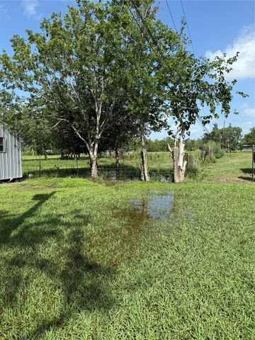 255 Duckett Street, El Campo, TX 77437