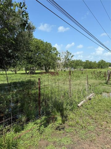 255 Duckett Street, El Campo, TX 77437
