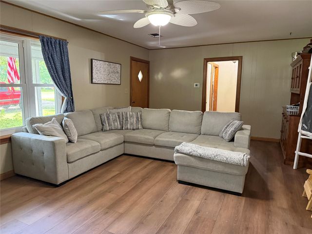 255 Duckett Street, El Campo, TX 77437