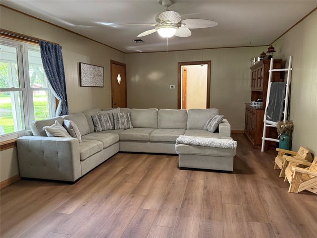 255 Duckett Street, El Campo, TX 77437