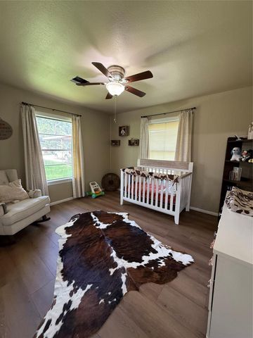 255 Duckett Street, El Campo, TX 77437