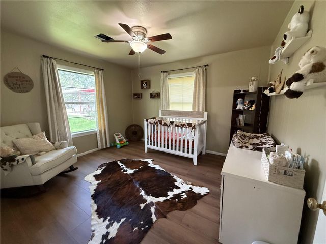 255 Duckett Street, El Campo, TX 77437