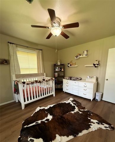 255 Duckett Street, El Campo, TX 77437