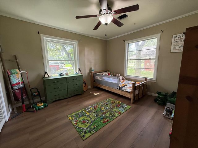 255 Duckett Street, El Campo, TX 77437