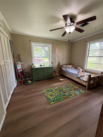 255 Duckett Street, El Campo, TX 77437