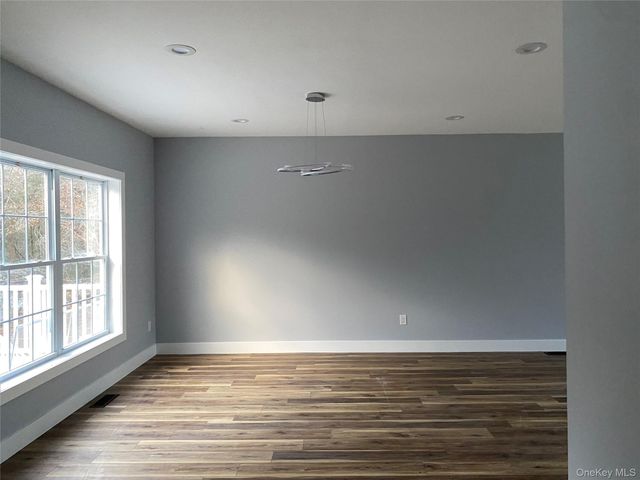 44 Roslyn Ridge Road, White Lake, NY 12762