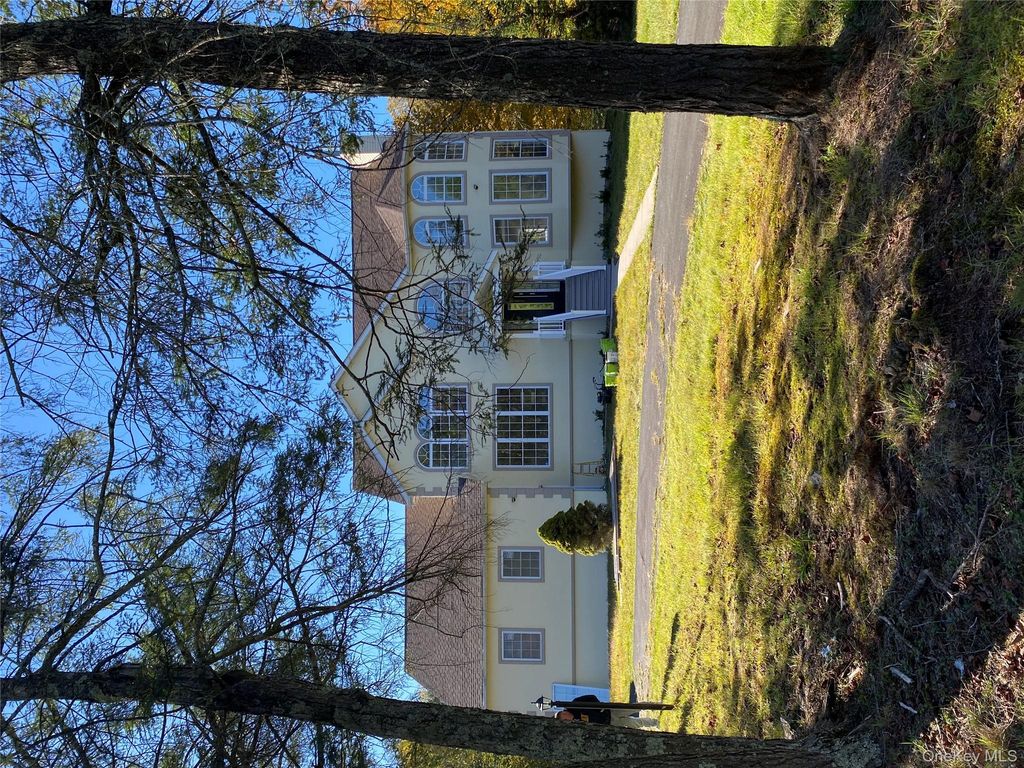 44 Roslyn Ridge Road, White Lake, NY 12762