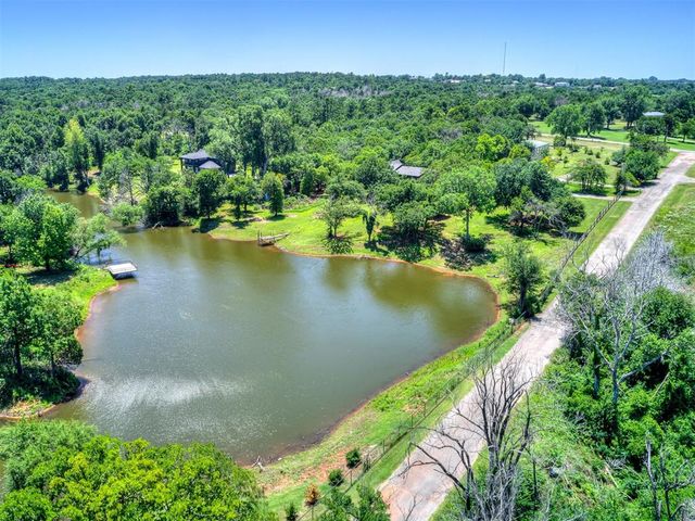 2101 E Lakewood Drive, Guthrie, OK 73044