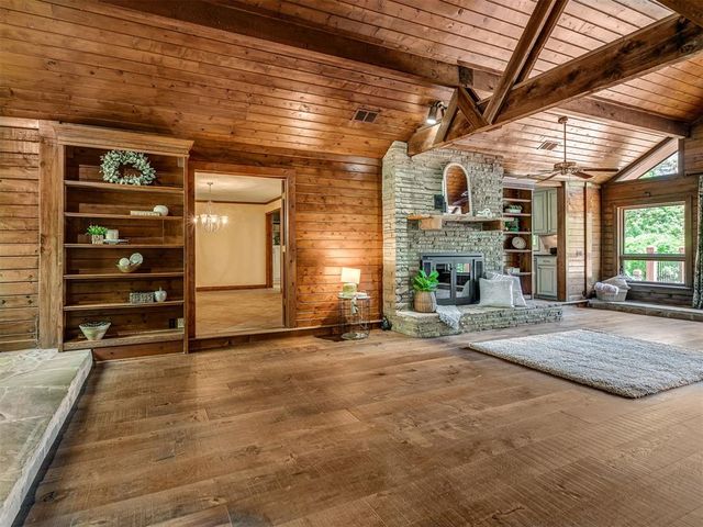 2101 E Lakewood Drive, Guthrie, OK 73044