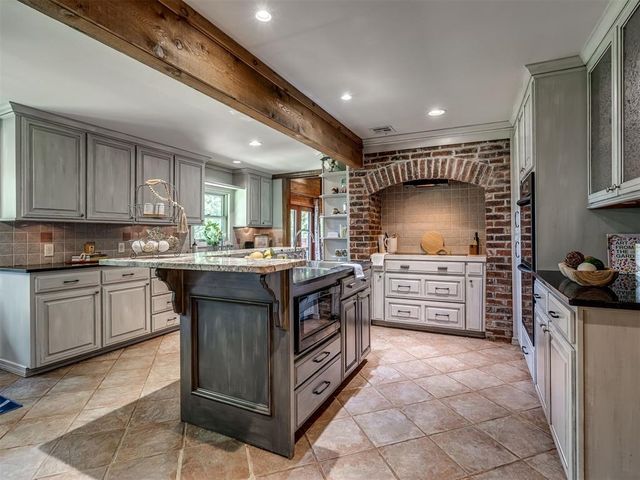 2101 E Lakewood Drive, Guthrie, OK 73044