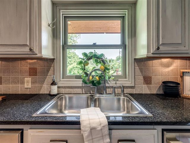 2101 E Lakewood Drive, Guthrie, OK 73044