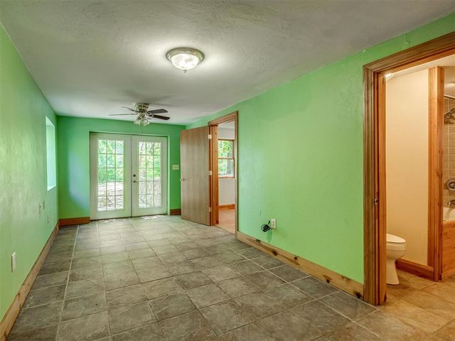2101 E Lakewood Drive, Guthrie, OK 73044