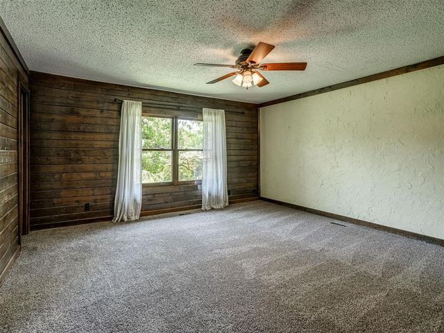 2101 E Lakewood Drive, Guthrie, OK 73044