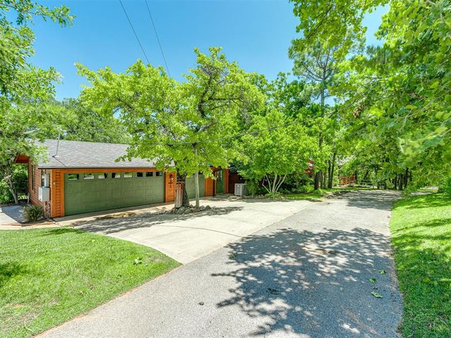 2101 E Lakewood Drive, Guthrie, OK 73044