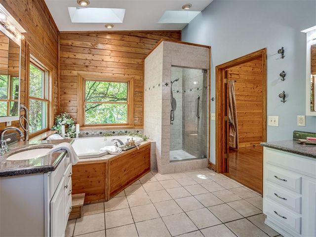 2101 E Lakewood Drive, Guthrie, OK 73044