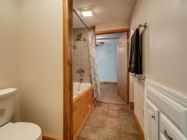 2101 E Lakewood Drive, Guthrie, OK 73044