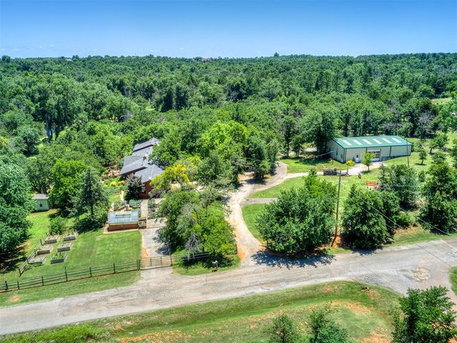 2101 E Lakewood Drive, Guthrie, OK 73044