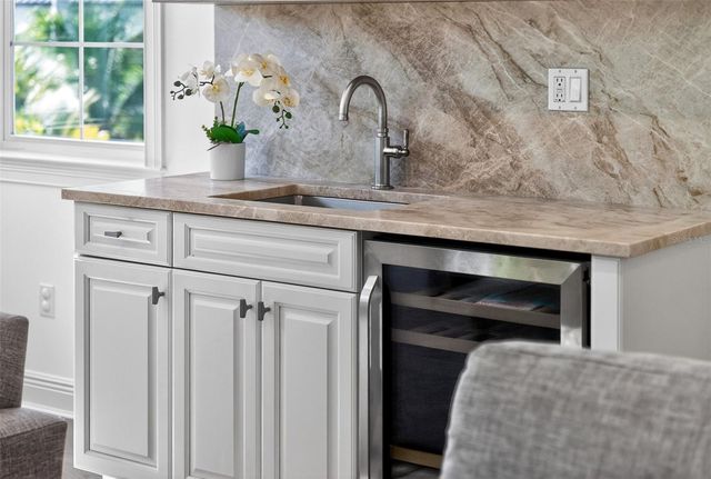 1349 HARBOR DRIVE, Sarasota, FL 34239