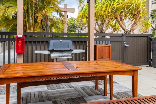 1717 Mott Smith Drive 2009, Honolulu, HI 96822