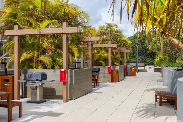 1717 Mott Smith Drive 2009, Honolulu, HI 96822