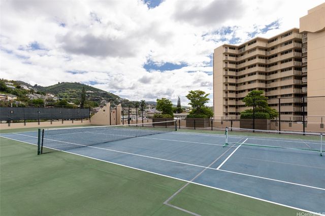 1717 Mott Smith Drive 2009, Honolulu, HI 96822