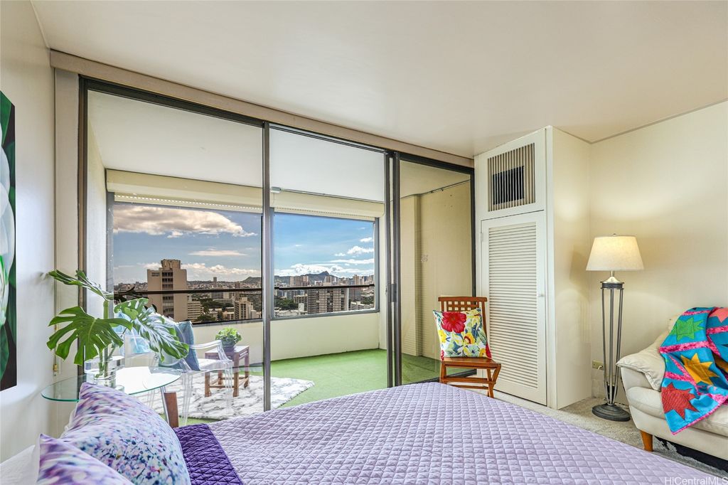 1717 Mott Smith Drive 2009, Honolulu, HI 96822