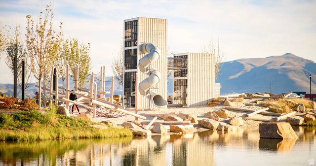 5957 W LAKE AVE, South Jordan, UT 84009