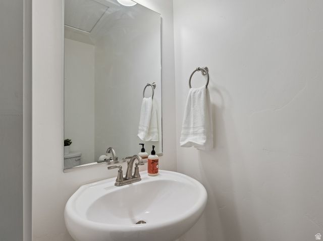 5957 W LAKE AVE, South Jordan, UT 84009