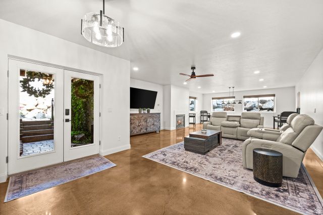 1548 E JUNE CIR, Draper, UT 84020