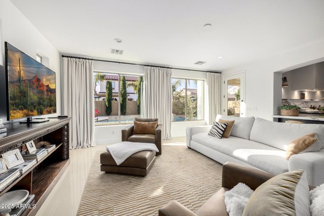 377 W DESERT BROOM Drive, Chandler, AZ 85248