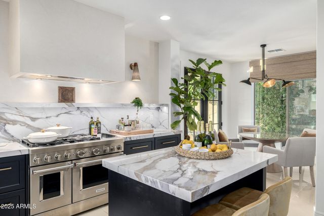 377 W DESERT BROOM Drive, Chandler, AZ 85248