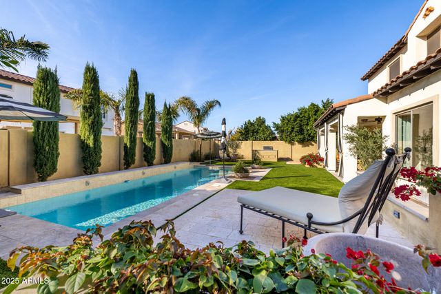 377 W DESERT BROOM Drive, Chandler, AZ 85248