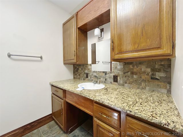 11001 Shortcut Road, Mounds, OK 74047