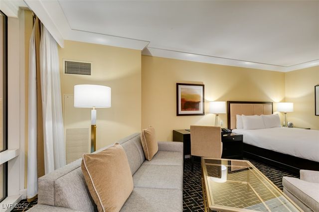 2000 FASHION SHOW Drive 2723, Las Vegas, NV 89109