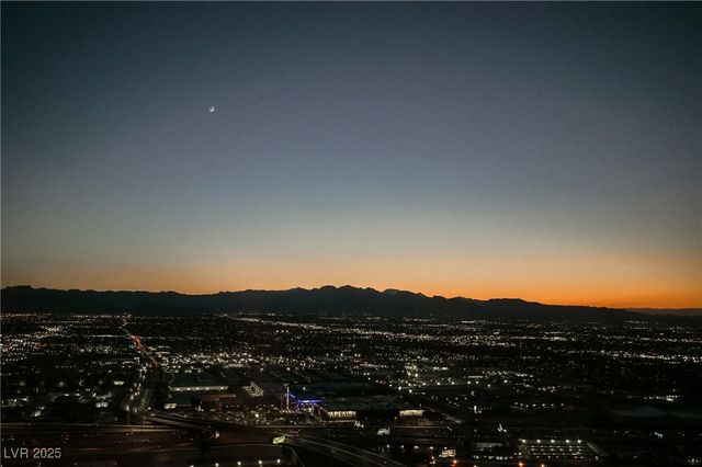 2000 FASHION SHOW Drive 2723, Las Vegas, NV 89109